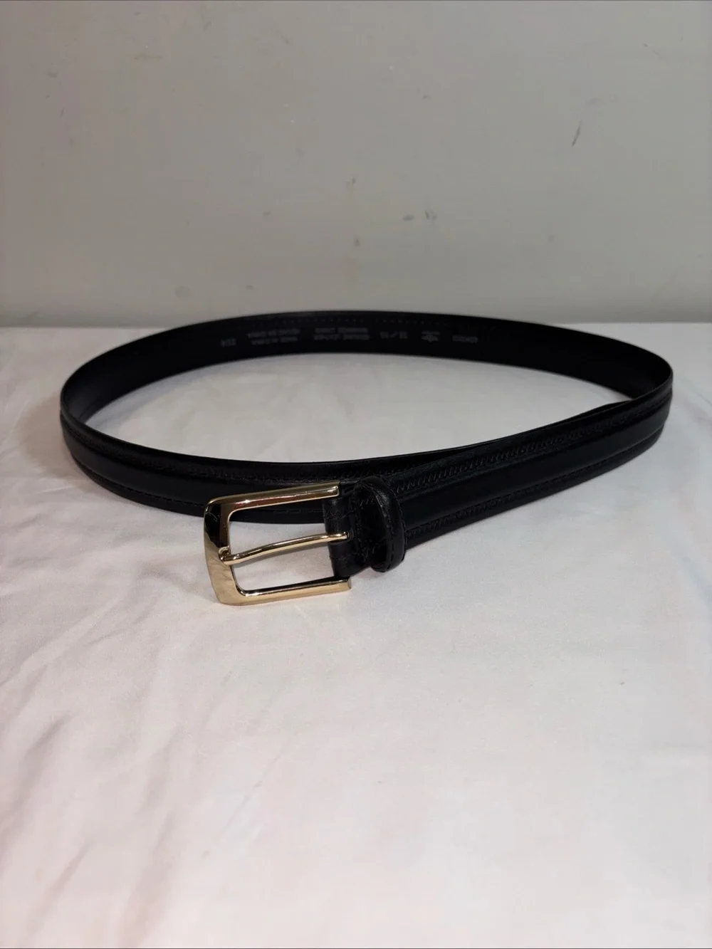 Dockers Classic Black Leather Belt with Gold Buckle. 888